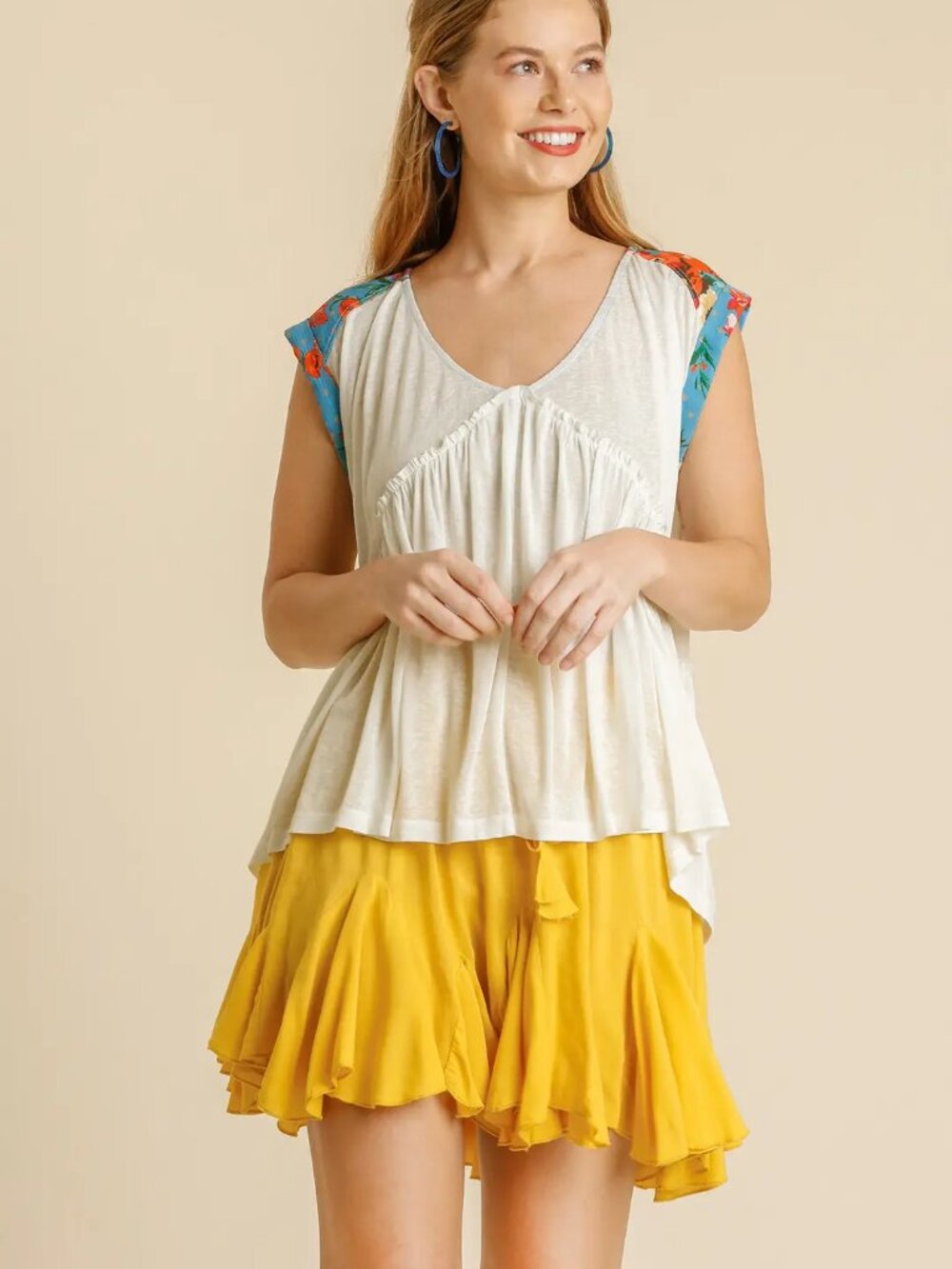 B23 Umgee Sheer Floral Print V-Neck Short Folded Sleeve Ruffle Trimmed Top NEW